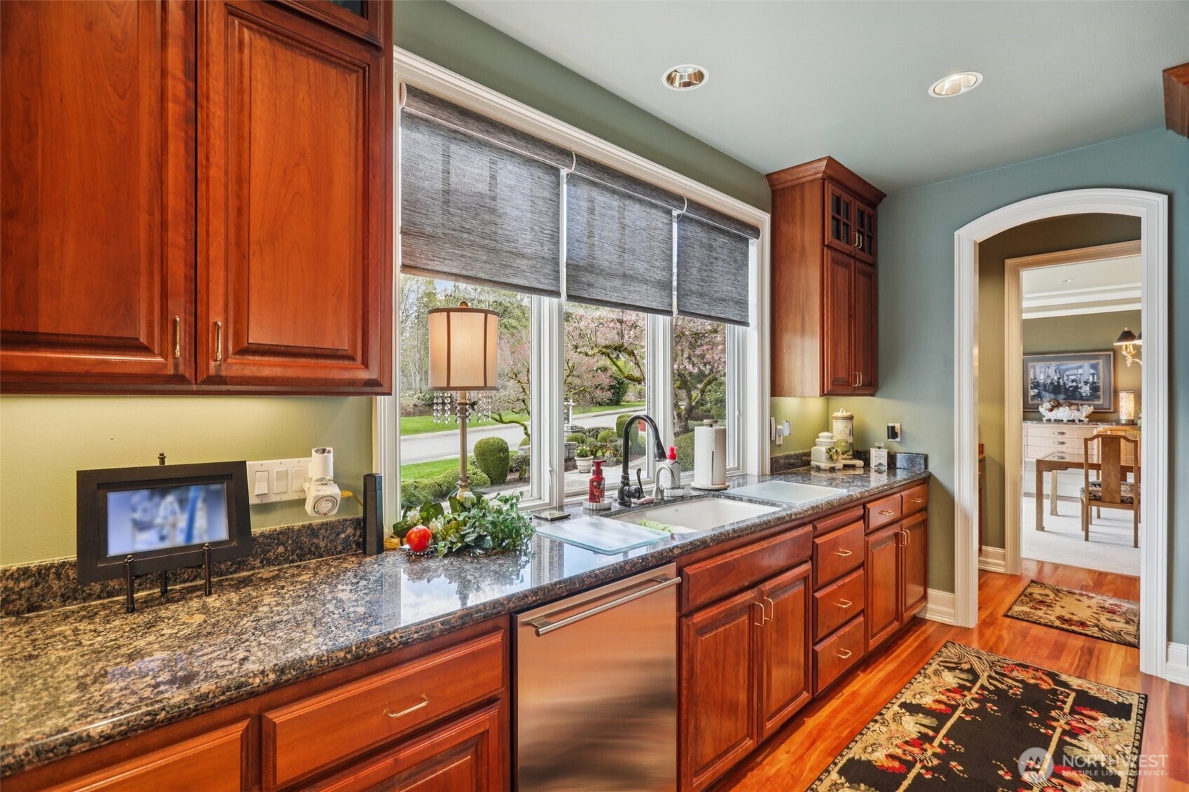 406 Windsor Dr SE , Sammamish, WA 98074