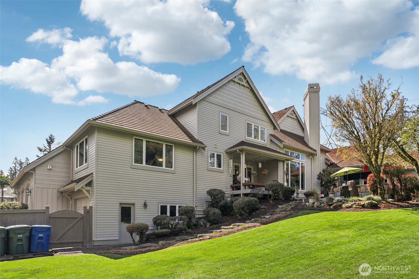 406 Windsor Dr SE , Sammamish, WA 98074