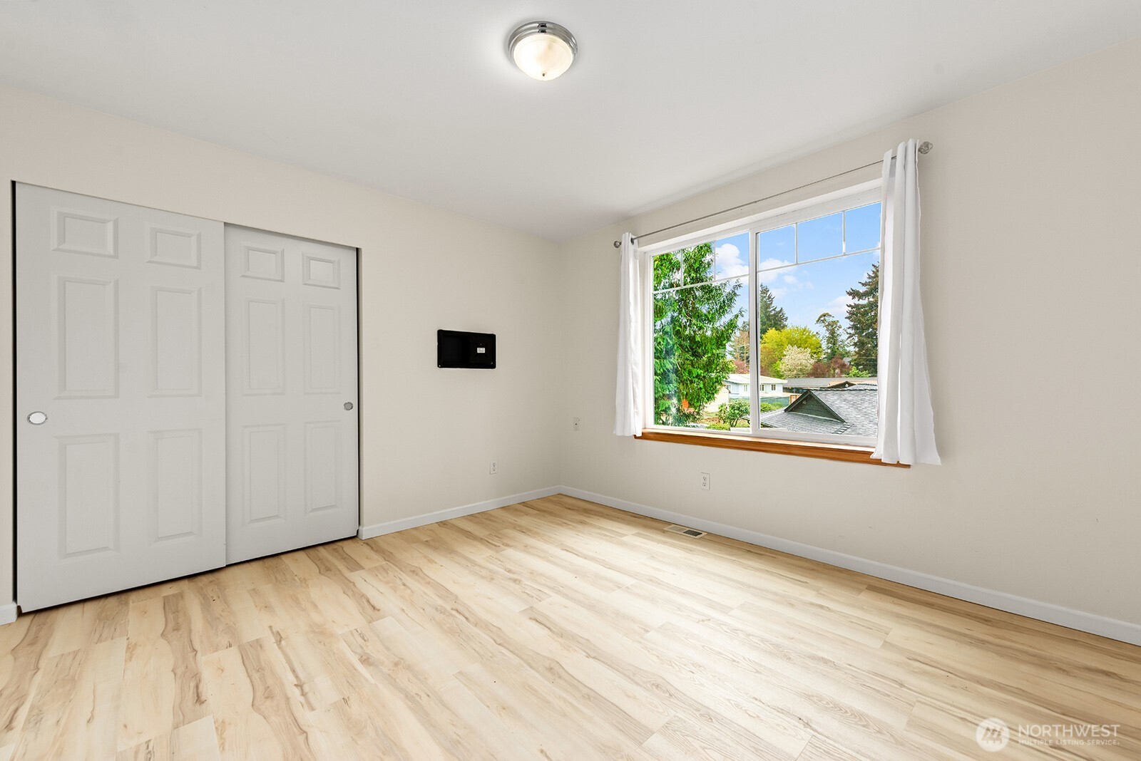 19830 10th Place S, Des Moines, WA 98148