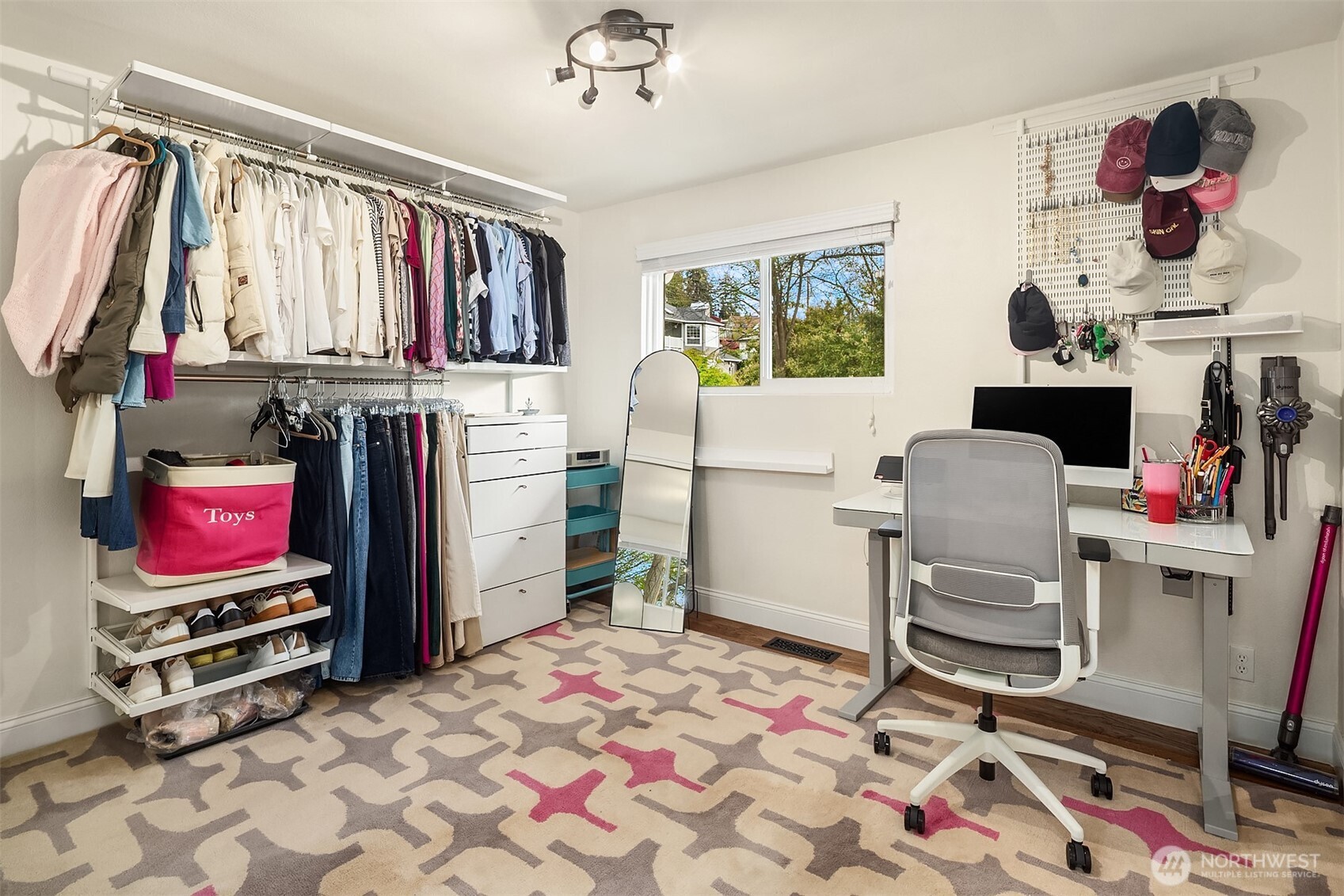 810 Walnut Street , Edmonds, WA 98020