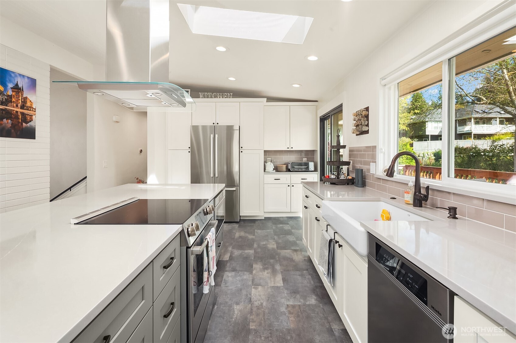810 Walnut Street , Edmonds, WA 98020