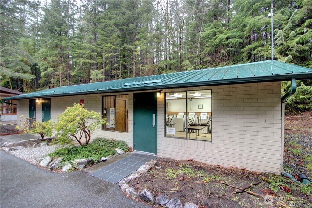 22 Wilderness Way , Deming, WA 98244