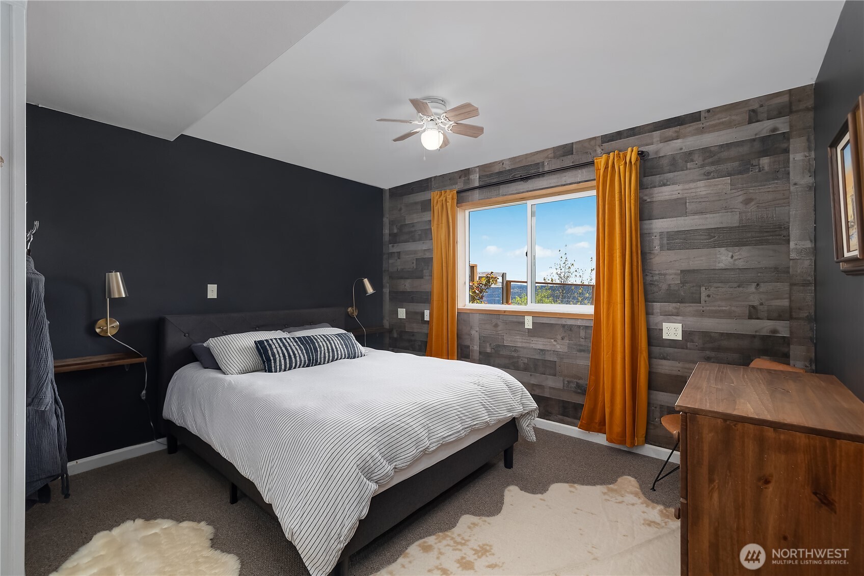 835 Pollock Drive , Brinnon, WA 98320