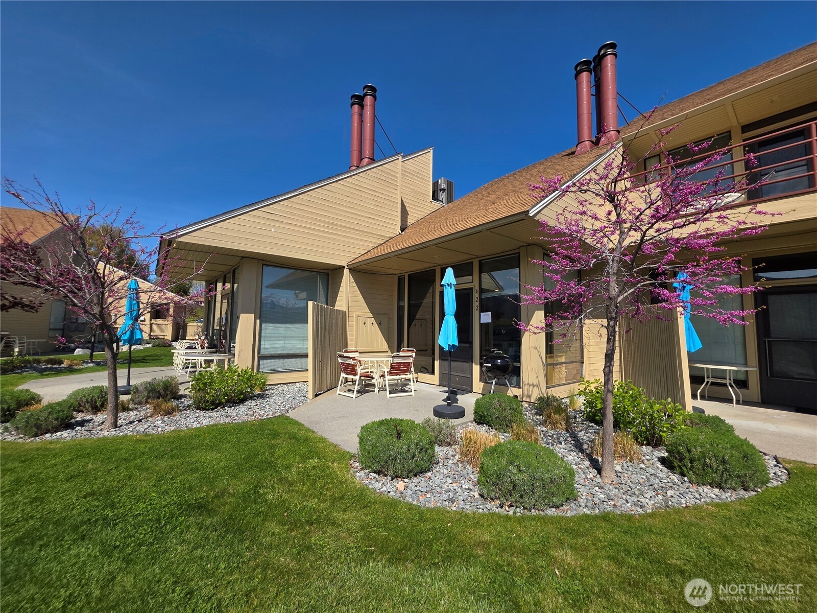 1 Nekquelekin 422-B , Manson, WA 98831