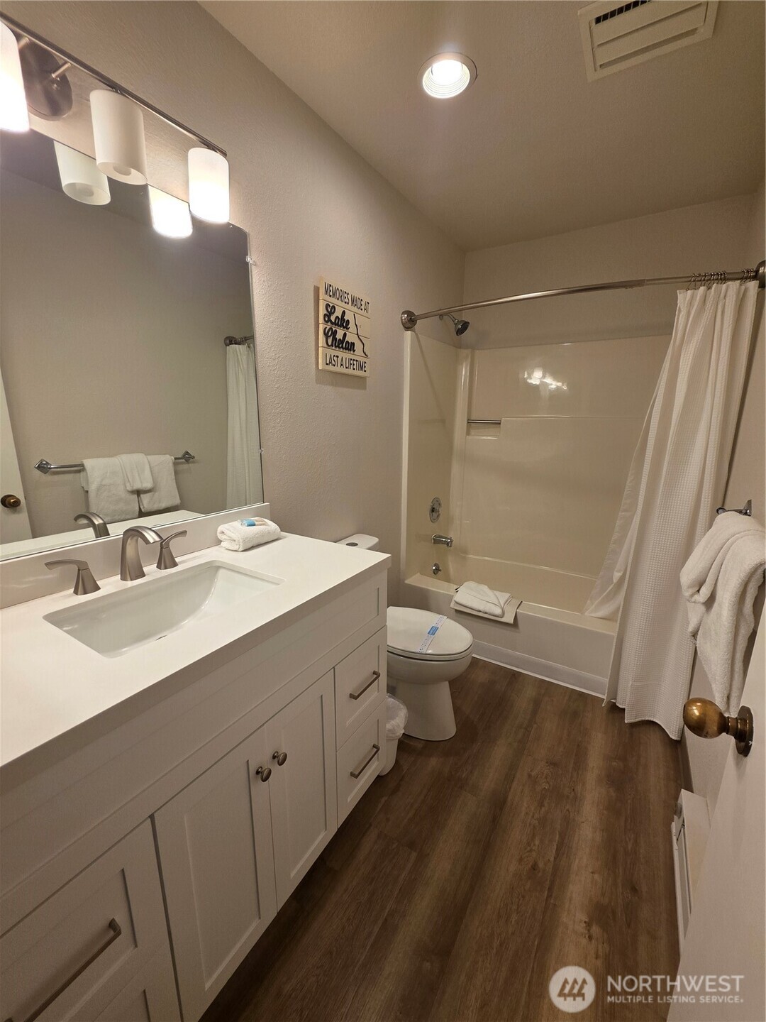 1 Nekquelekin 422-B , Manson, WA 98831