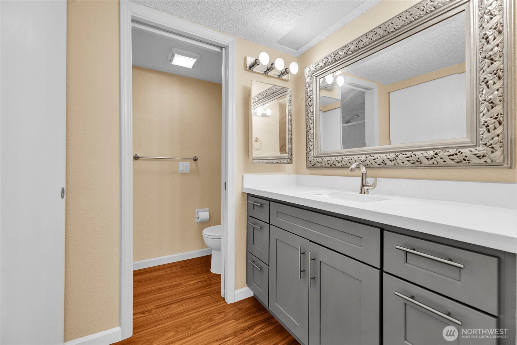 4717 W Lake Sammamish Pkwy SE #C305, Sammamish, WA 98027