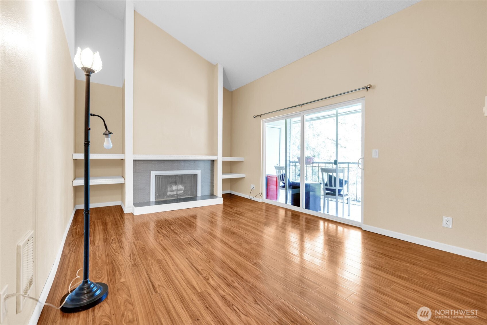 4717 W Lake Sammamish Pkwy SE #C305, Sammamish, WA 98027