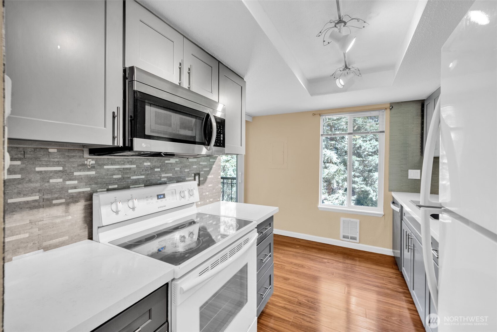 4717 W Lake Sammamish Pkwy SE #C305, Sammamish, WA 98027
