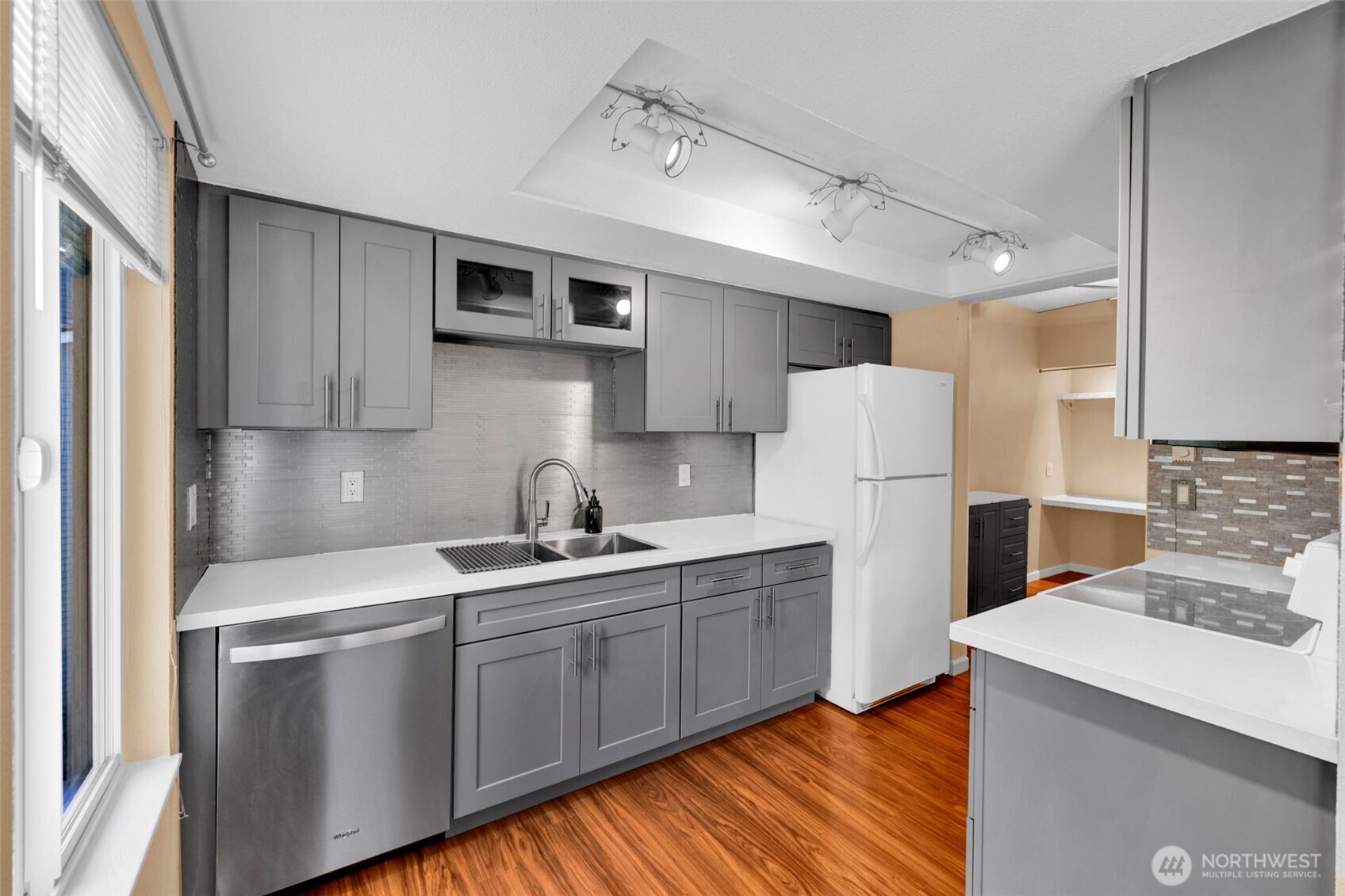 4717 W Lake Sammamish Pkwy SE #C305, Sammamish, WA 98027