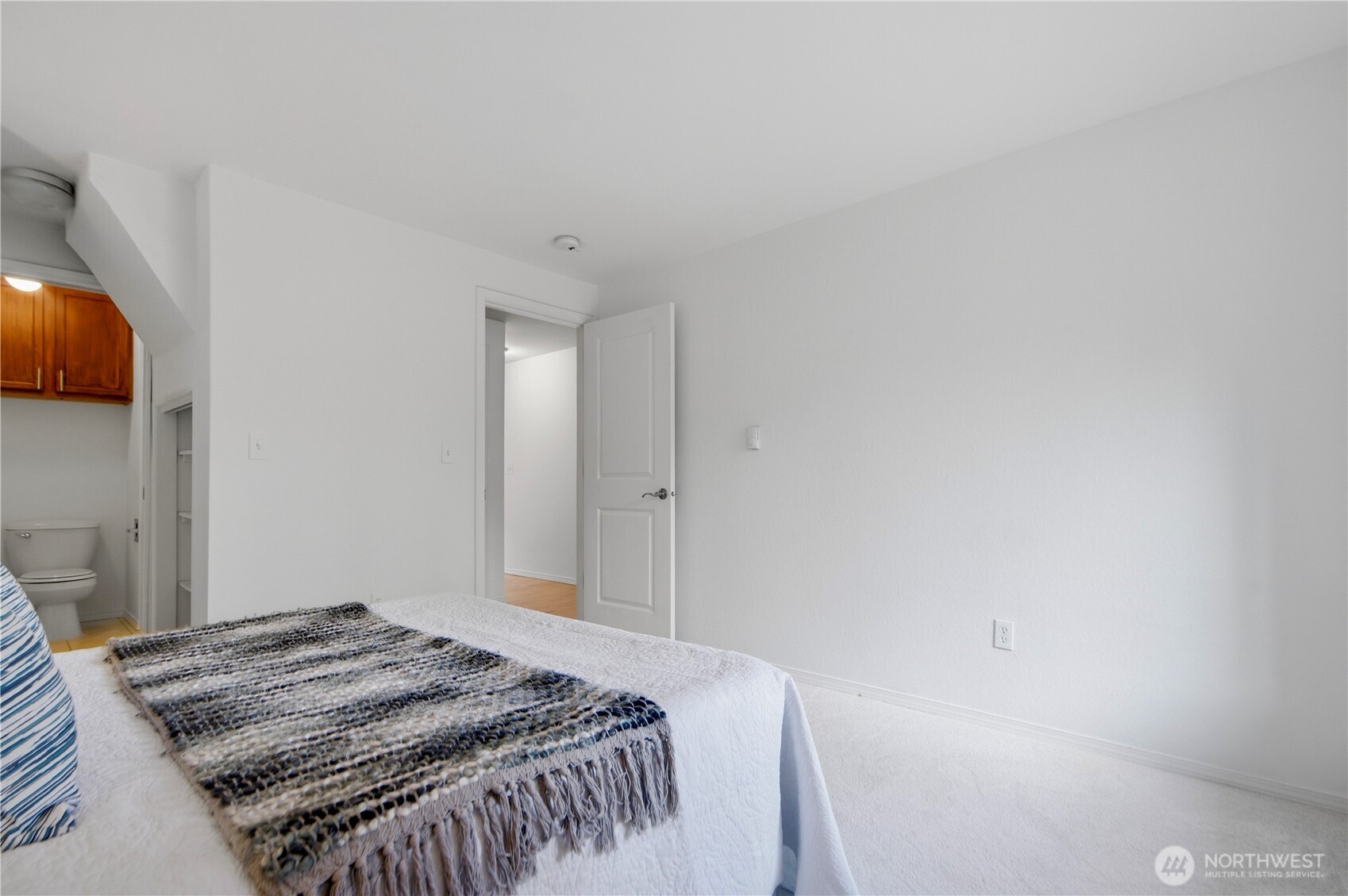 10013 NE 123rd Street #C, Kirkland, WA 98034