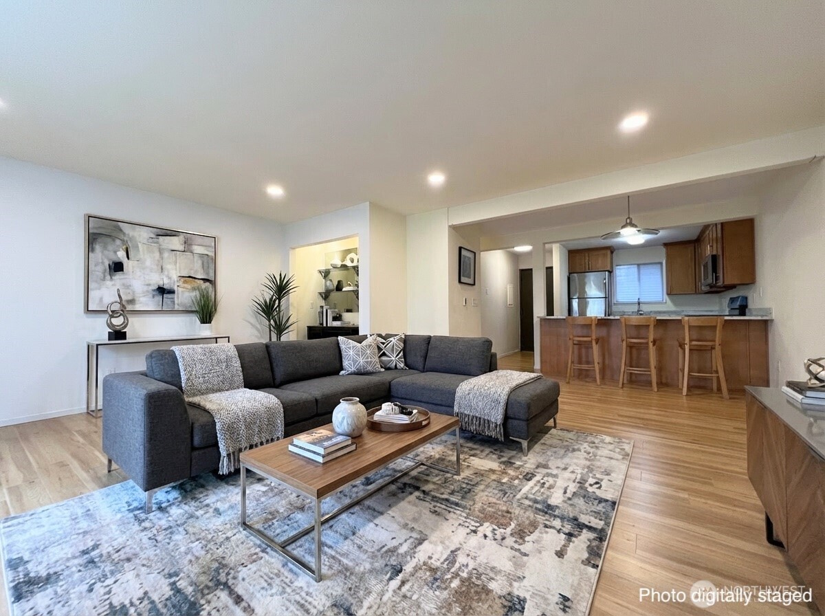 210 Boylston Avenue E #103, Seattle, WA 98102