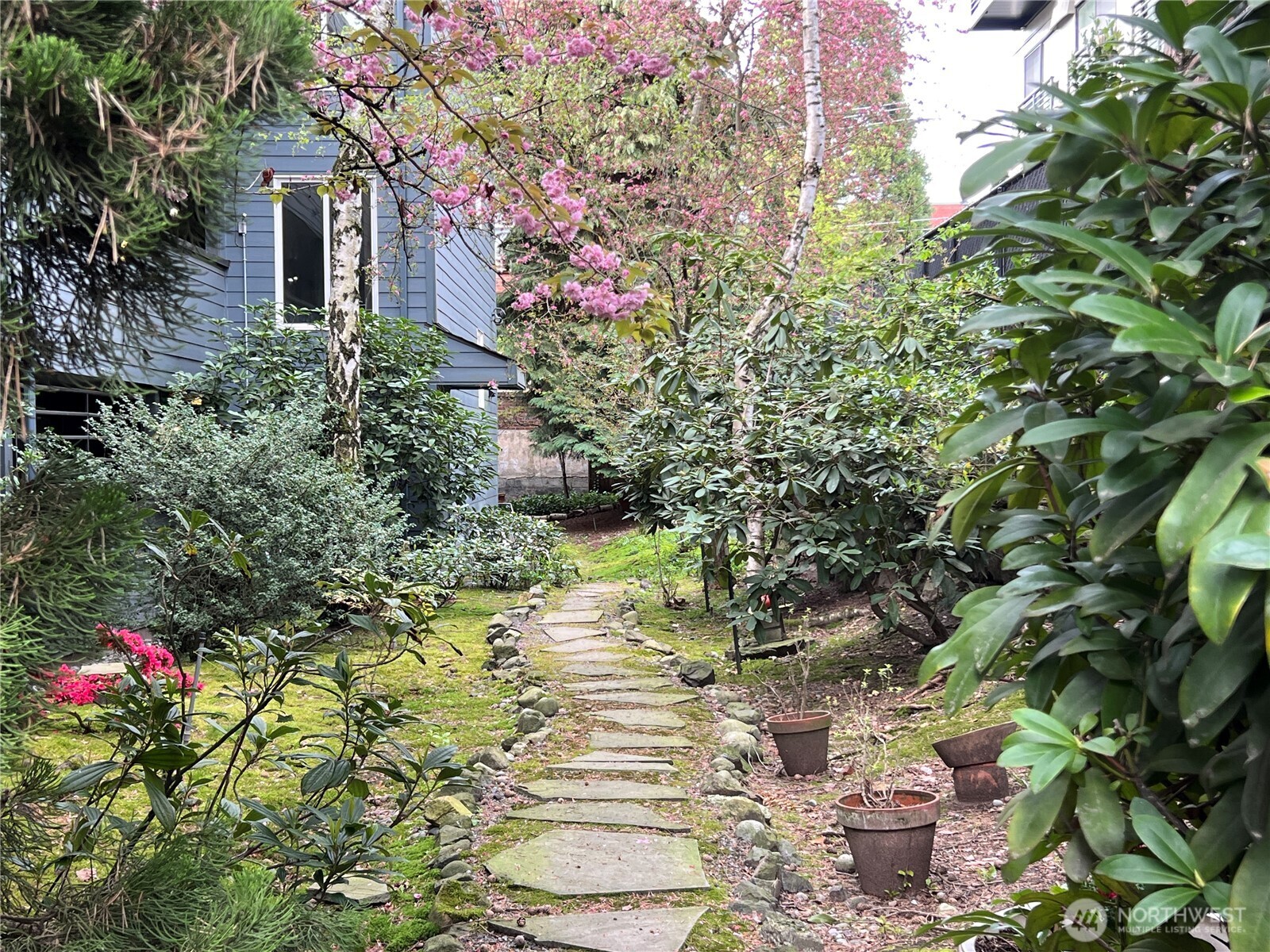 210 Boylston Avenue E #103, Seattle, WA 98102