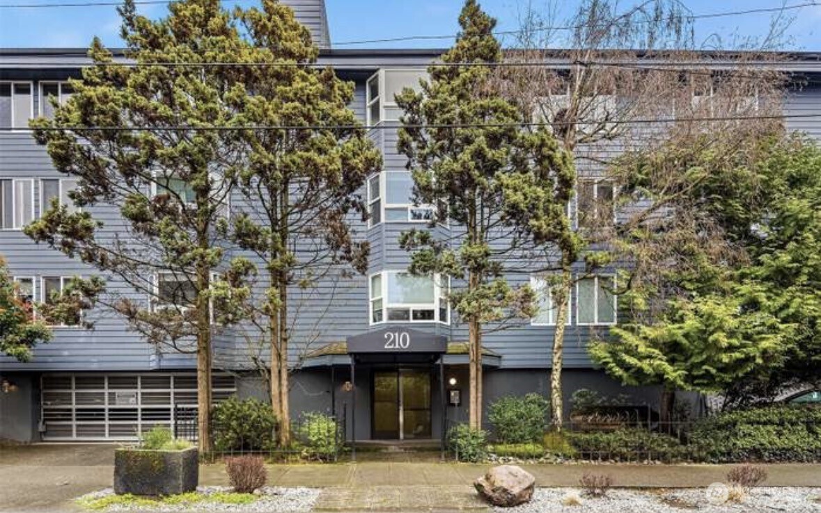 210 Boylston Avenue E #103, Seattle, WA 98102