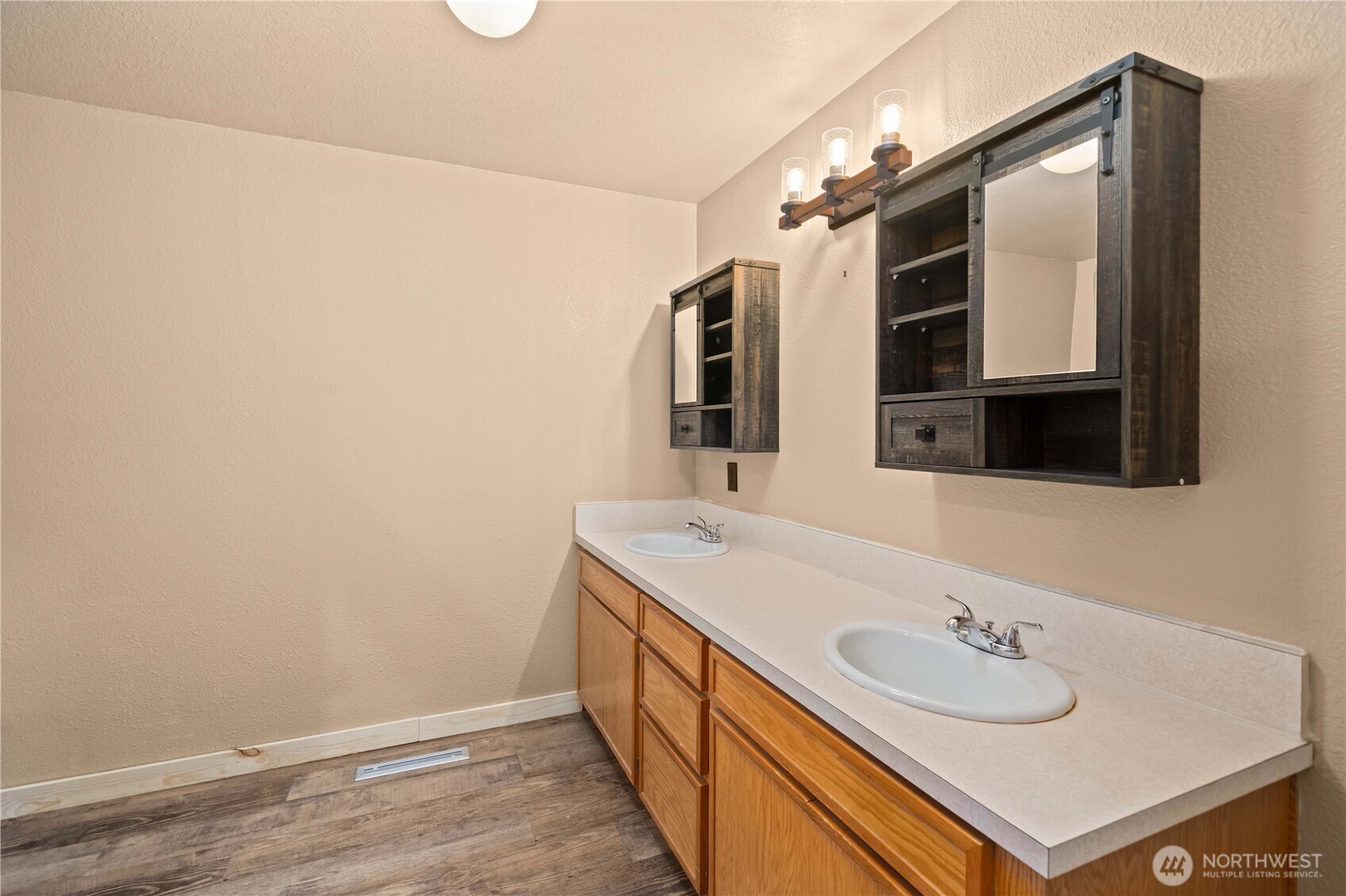 1705 Alder Street , Milton, WA 98354