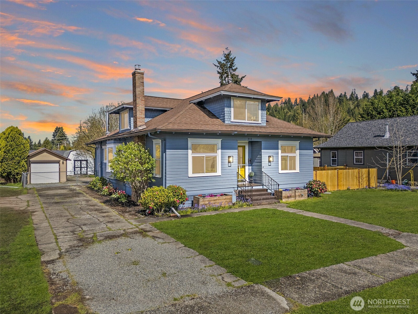 211 Calistoga Street E, Orting, WA 98360