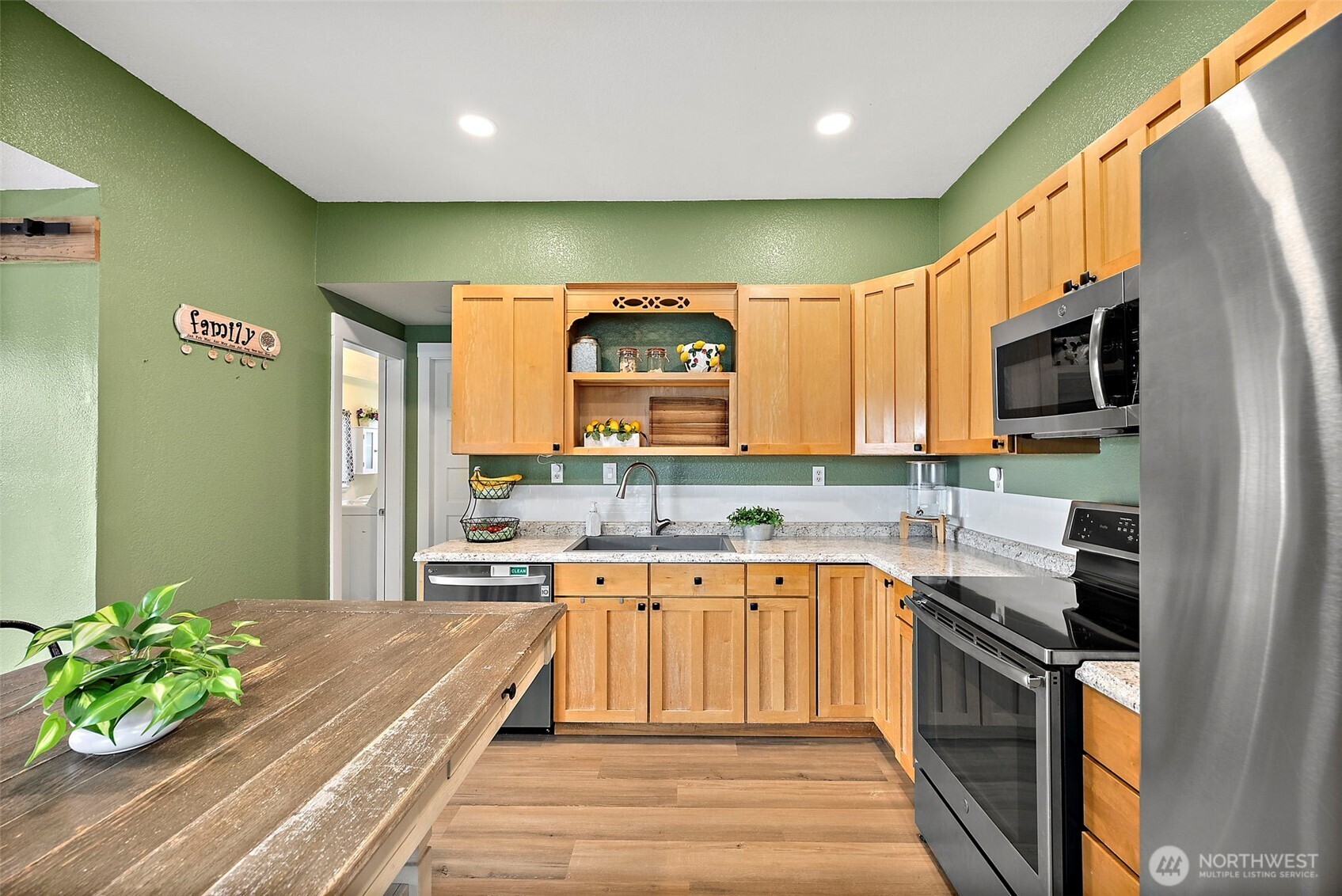 211 Calistoga Street E, Orting, WA 98360