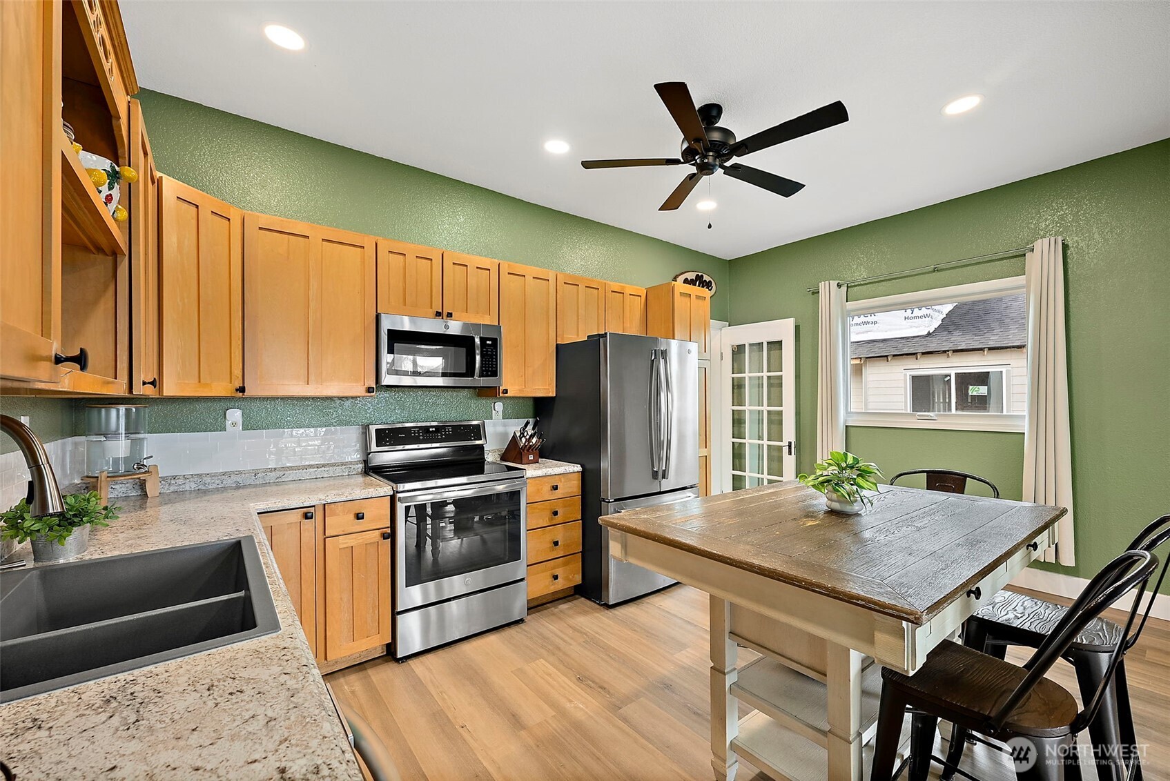 211 Calistoga Street E, Orting, WA 98360