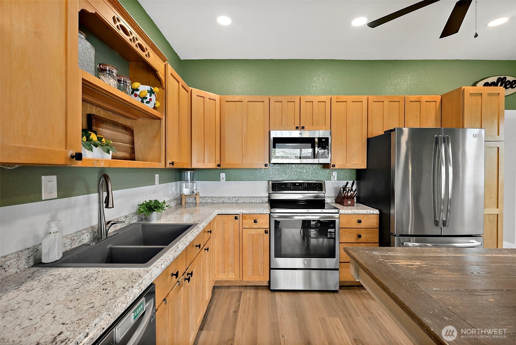 211 Calistoga Street E, Orting, WA 98360