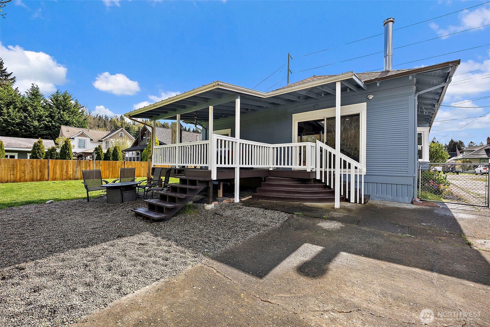211 Calistoga Street E, Orting, WA 98360