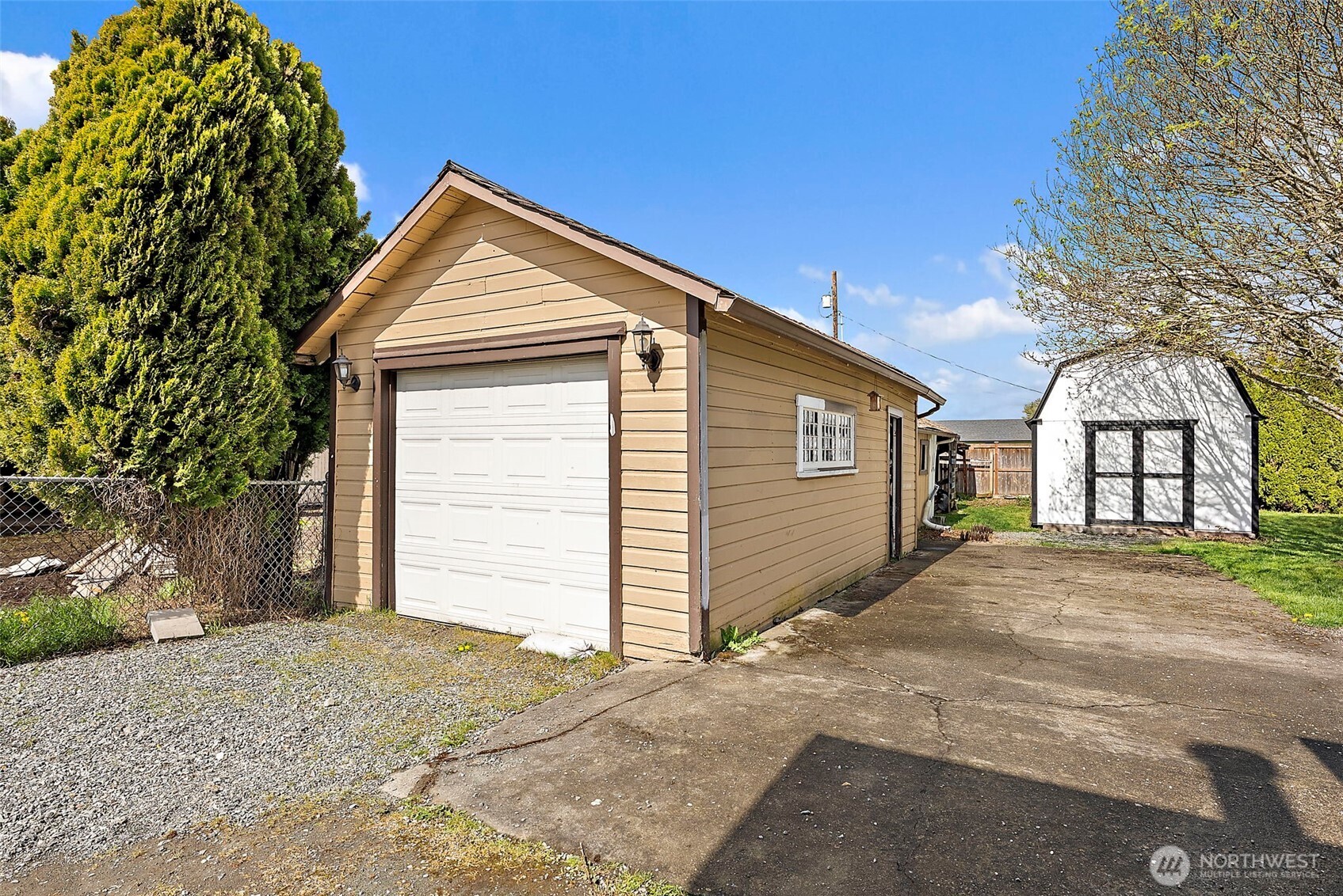 211 Calistoga Street E, Orting, WA 98360
