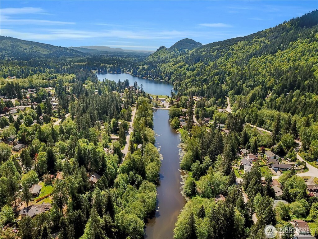 530 Rainbow Drive , Sedro Woolley, WA 98284