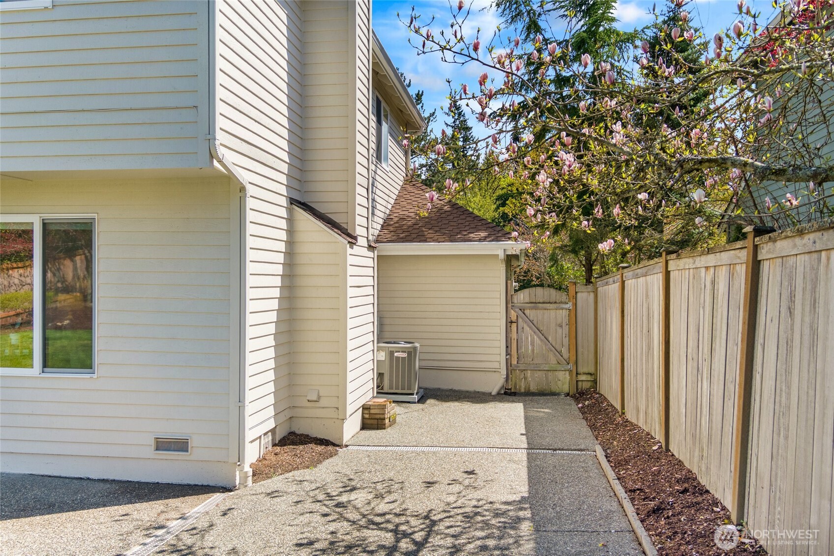 12726 52nd Place W, Mukilteo, WA 98275-5506