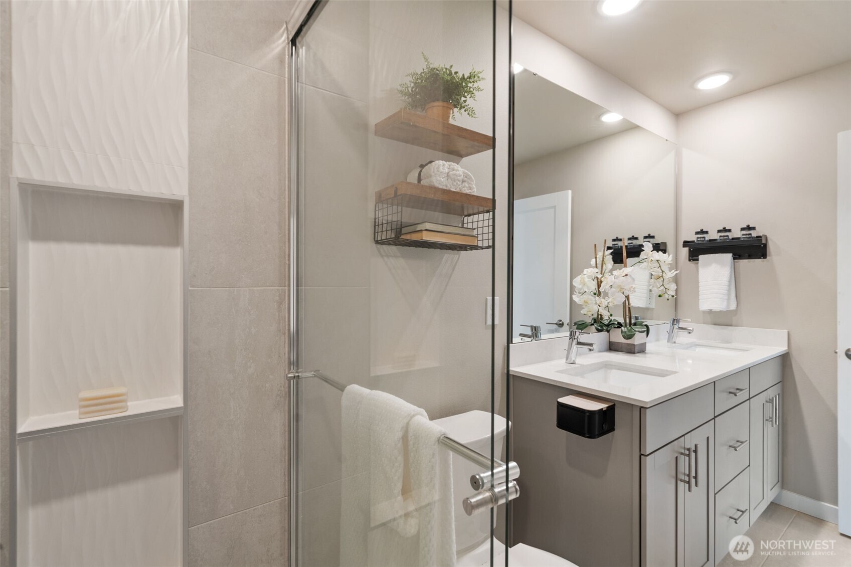 18829 67th Drive NE #6, Kenmore, WA 98028