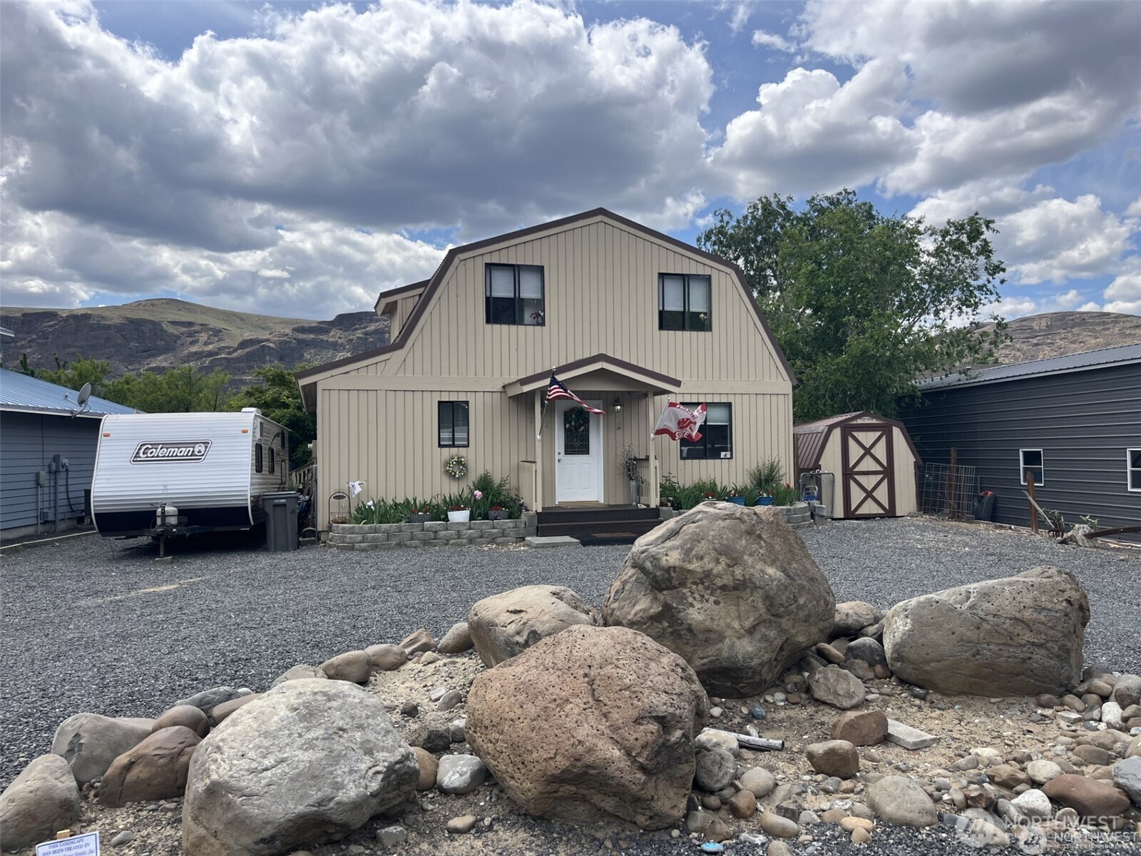 742 SW Chukar Place , Quincy, WA 98848