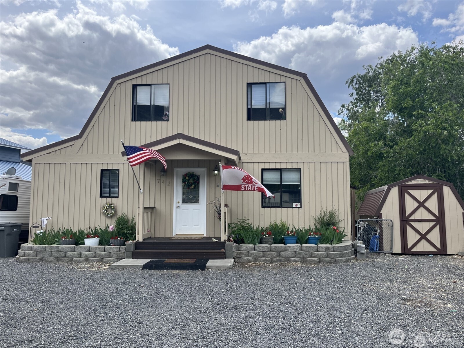 742 SW Chukar Place , Quincy, WA 98848