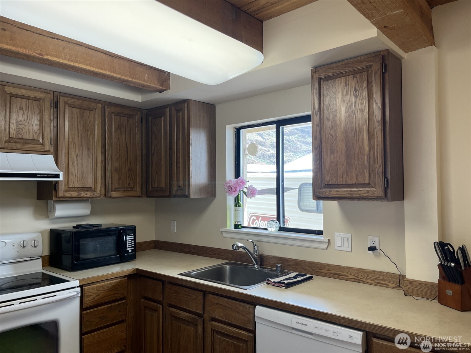 742 SW Chukar Place , Quincy, WA 98848