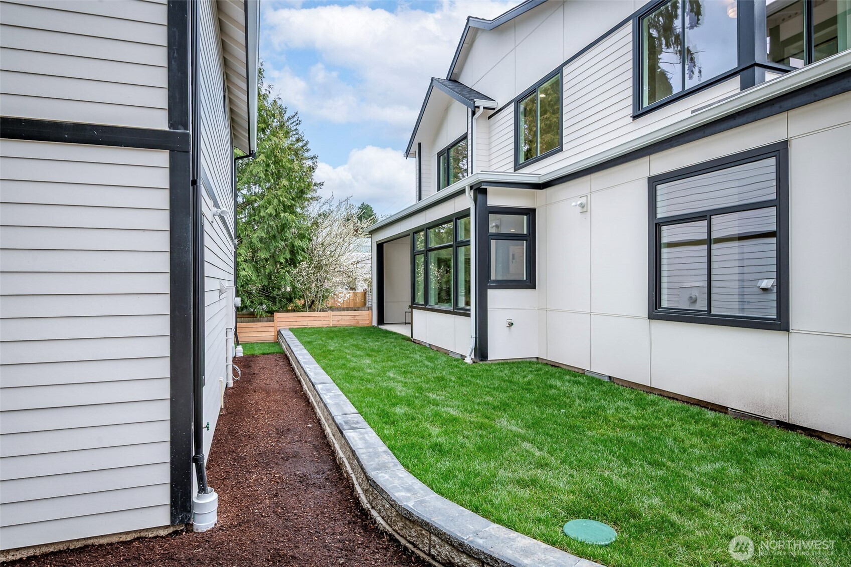 12648 NE 80th Street , Kirkland, WA 98033