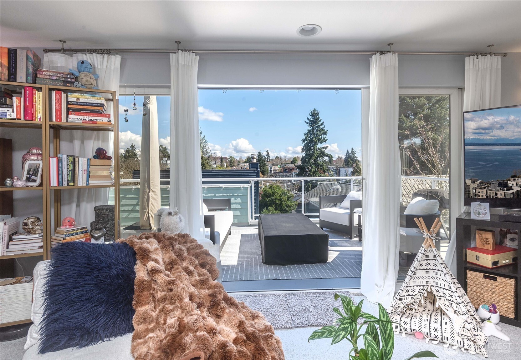 4258 N Whitman Avenue , Seattle, WA 98103