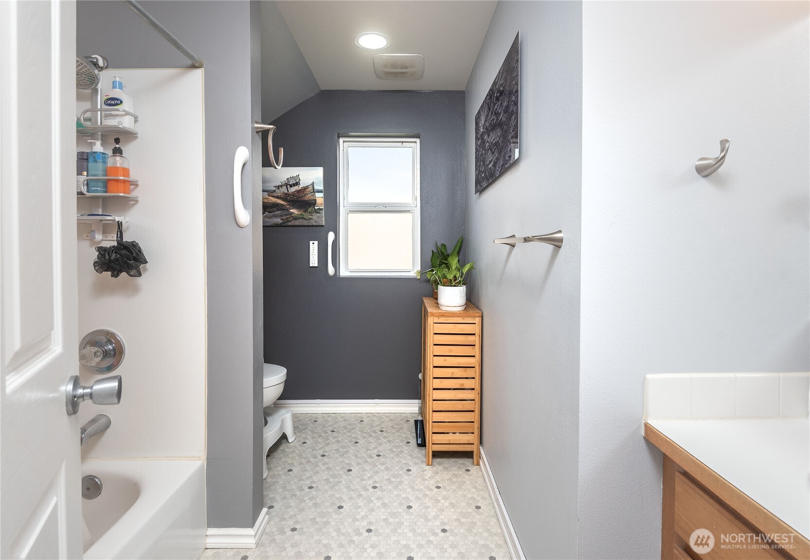 4258 N Whitman Avenue , Seattle, WA 98103