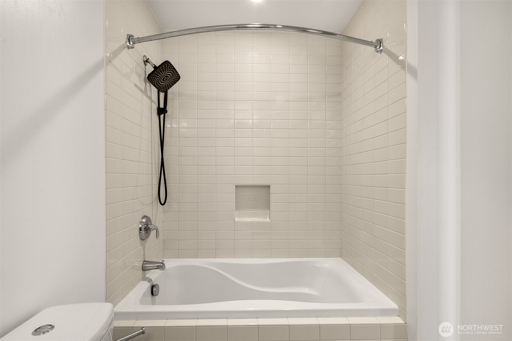 909 5th Avenue #1100, Seattle, WA 98164