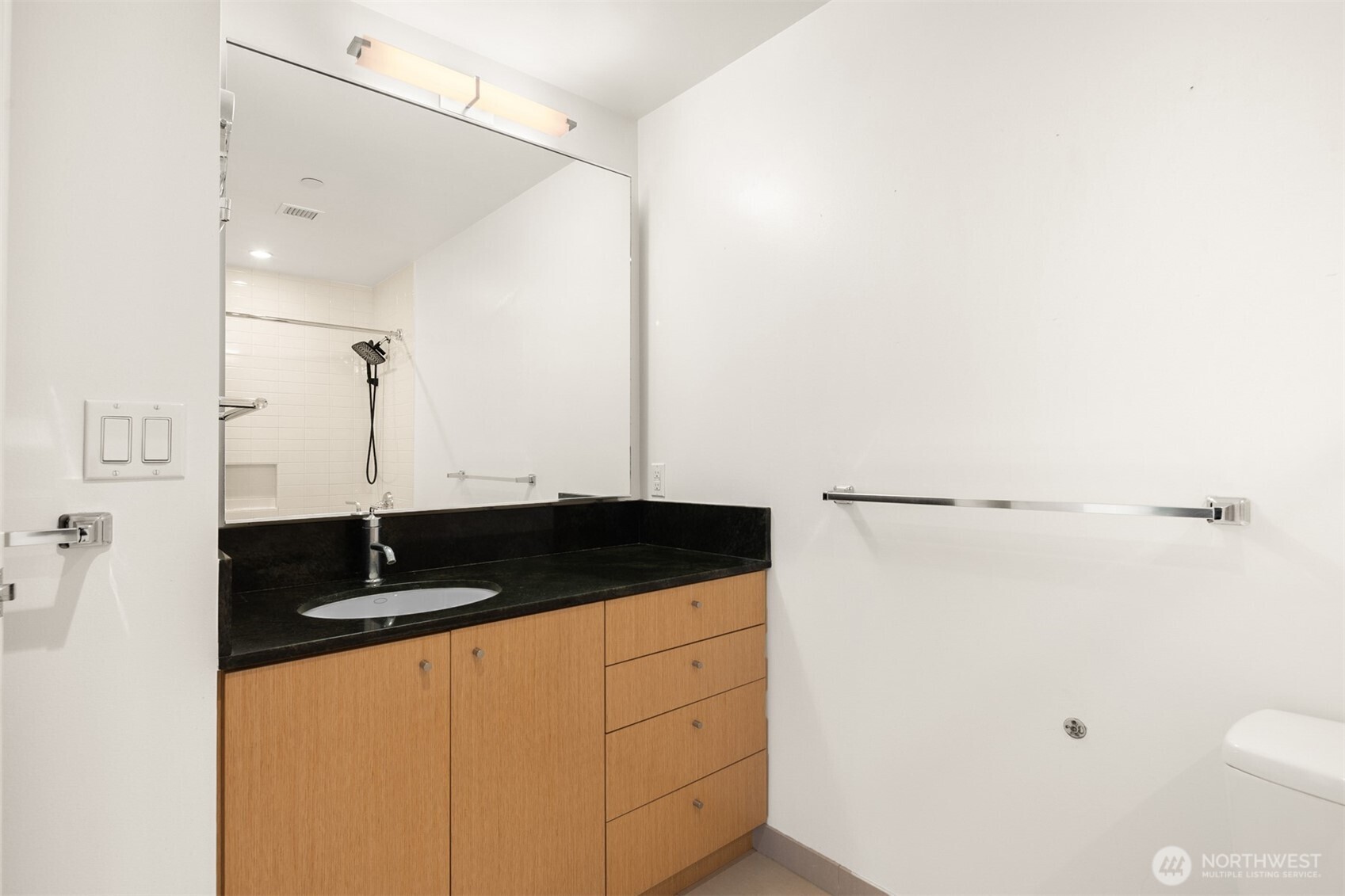 909 5th Avenue #1100, Seattle, WA 98164