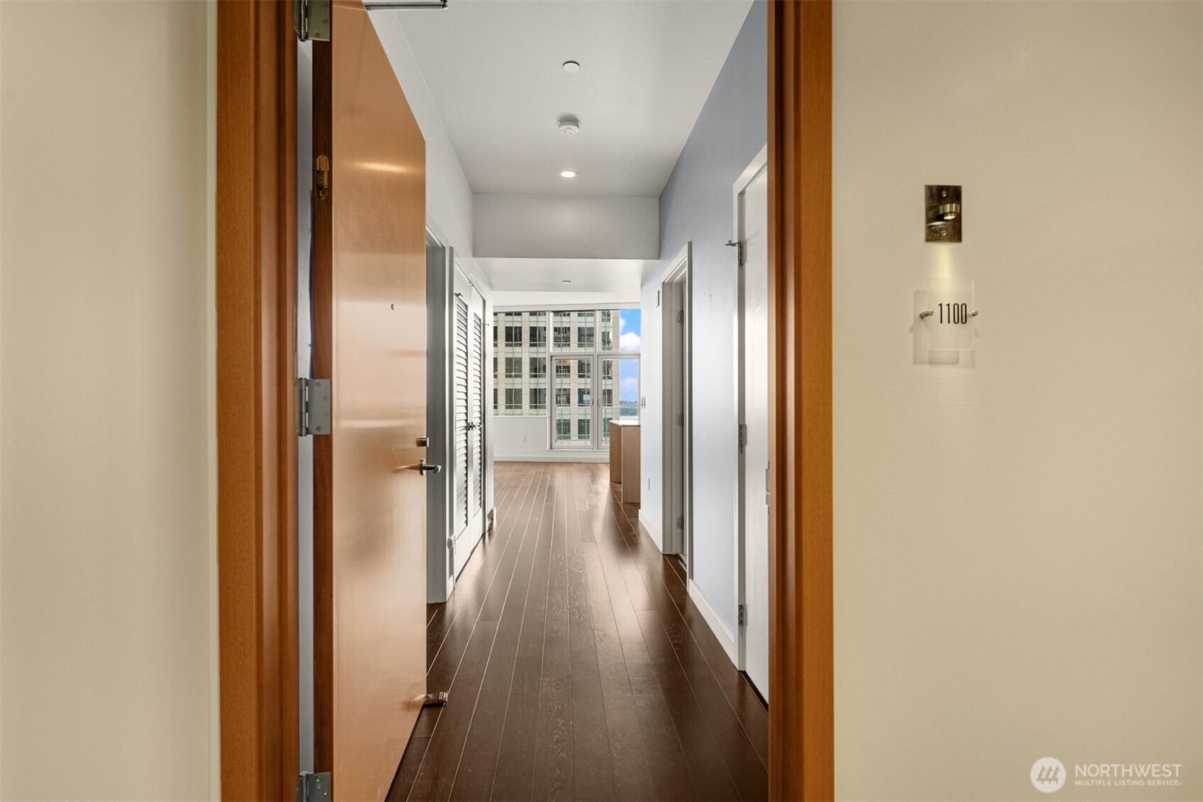 909 5th Avenue #1100, Seattle, WA 98164