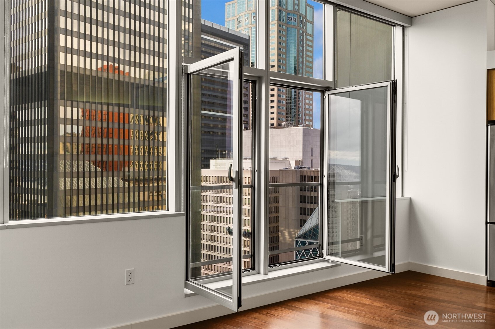 909 5th Avenue #1100, Seattle, WA 98164