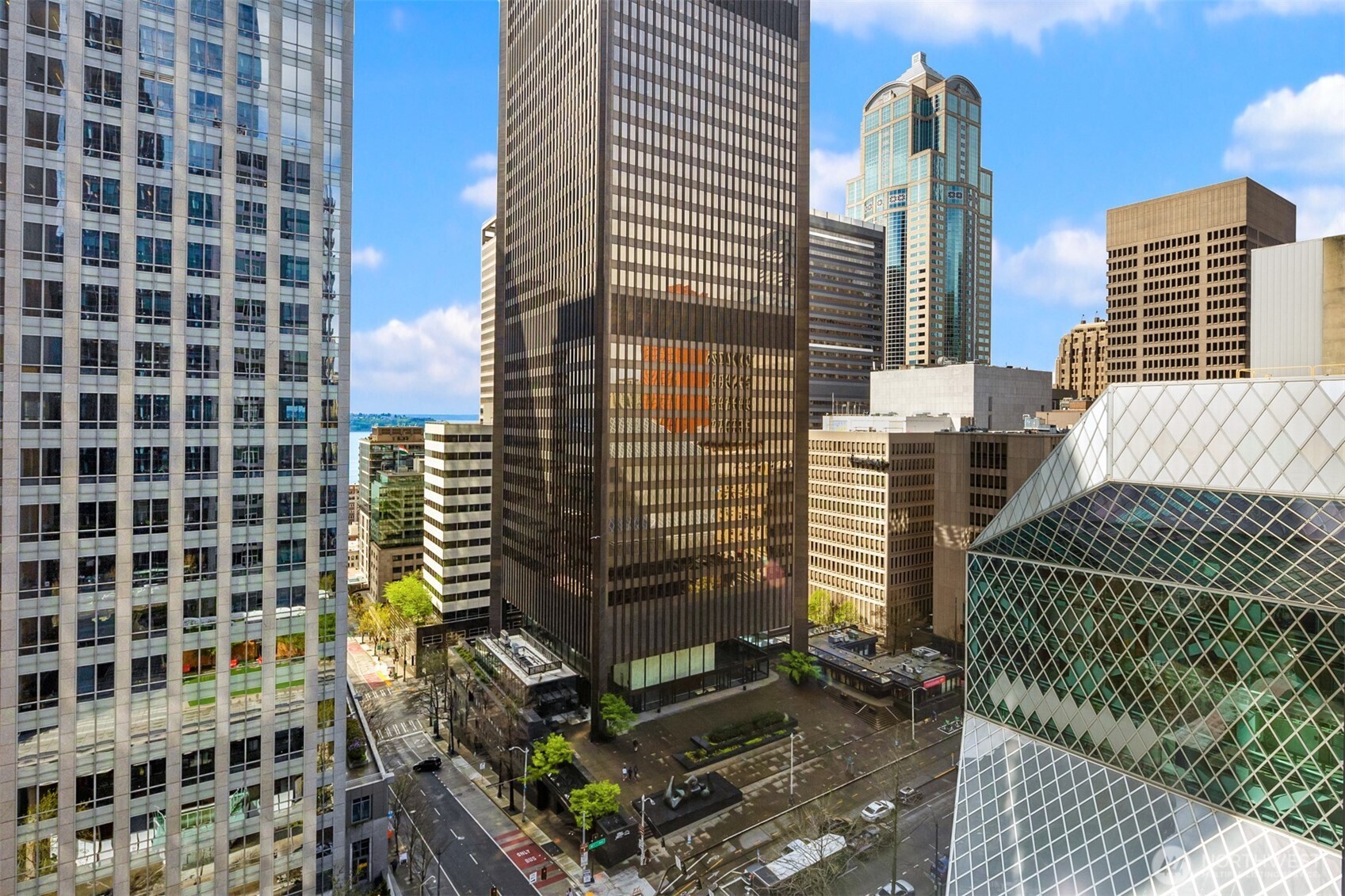 909 5th Avenue #1100, Seattle, WA 98164