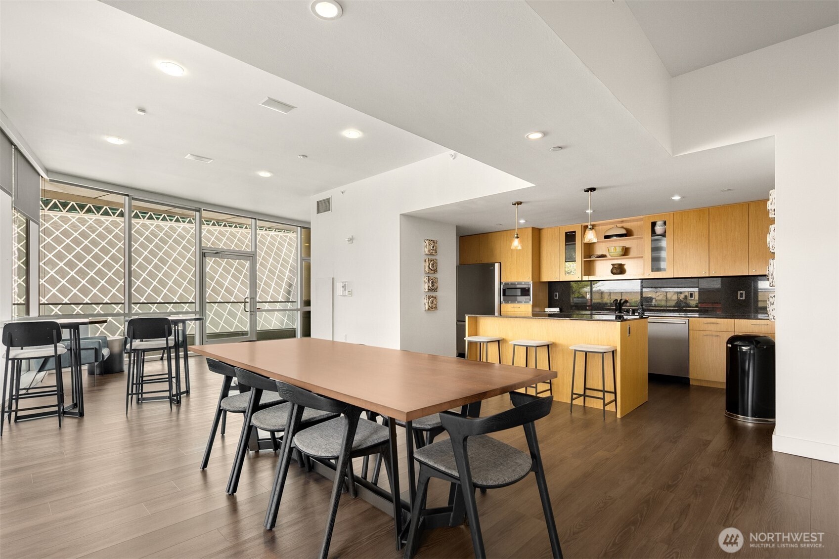 909 5th Avenue #1100, Seattle, WA 98164