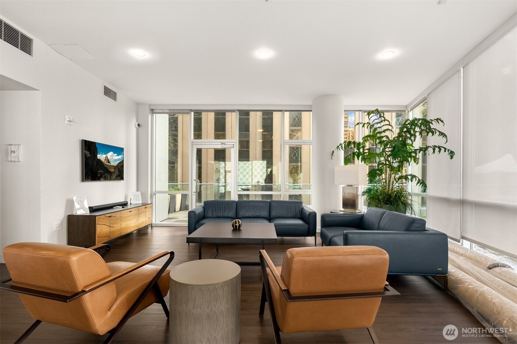 909 5th Avenue #1100, Seattle, WA 98164