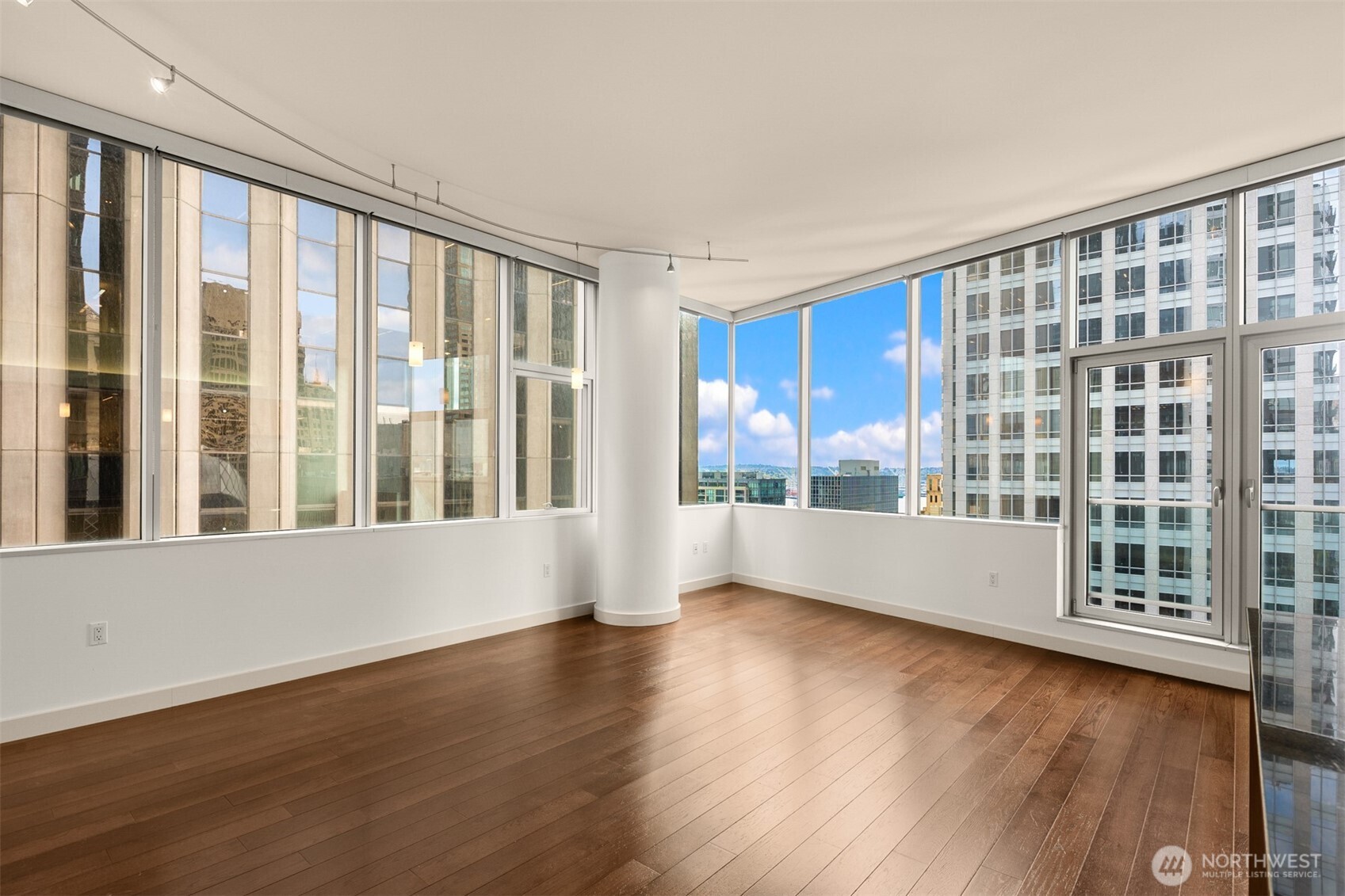 909 5th Avenue #1100, Seattle, WA 98164