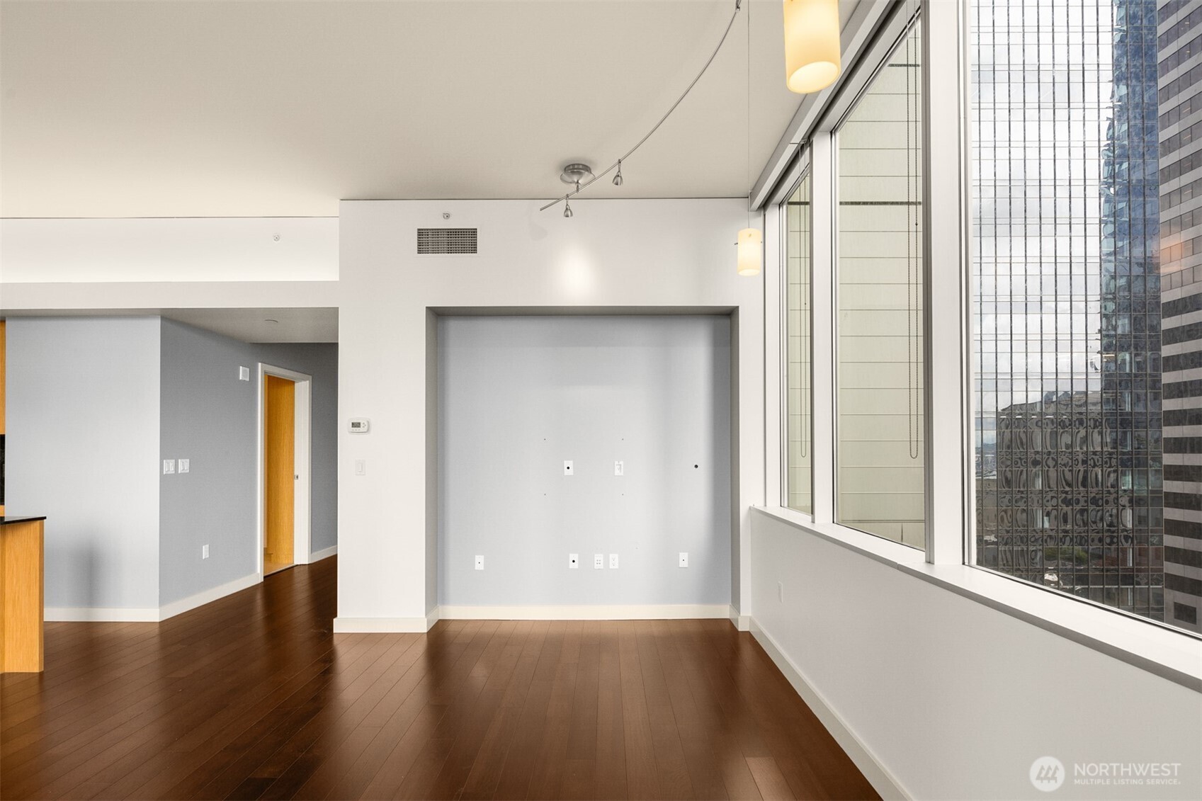 909 5th Avenue #1100, Seattle, WA 98164