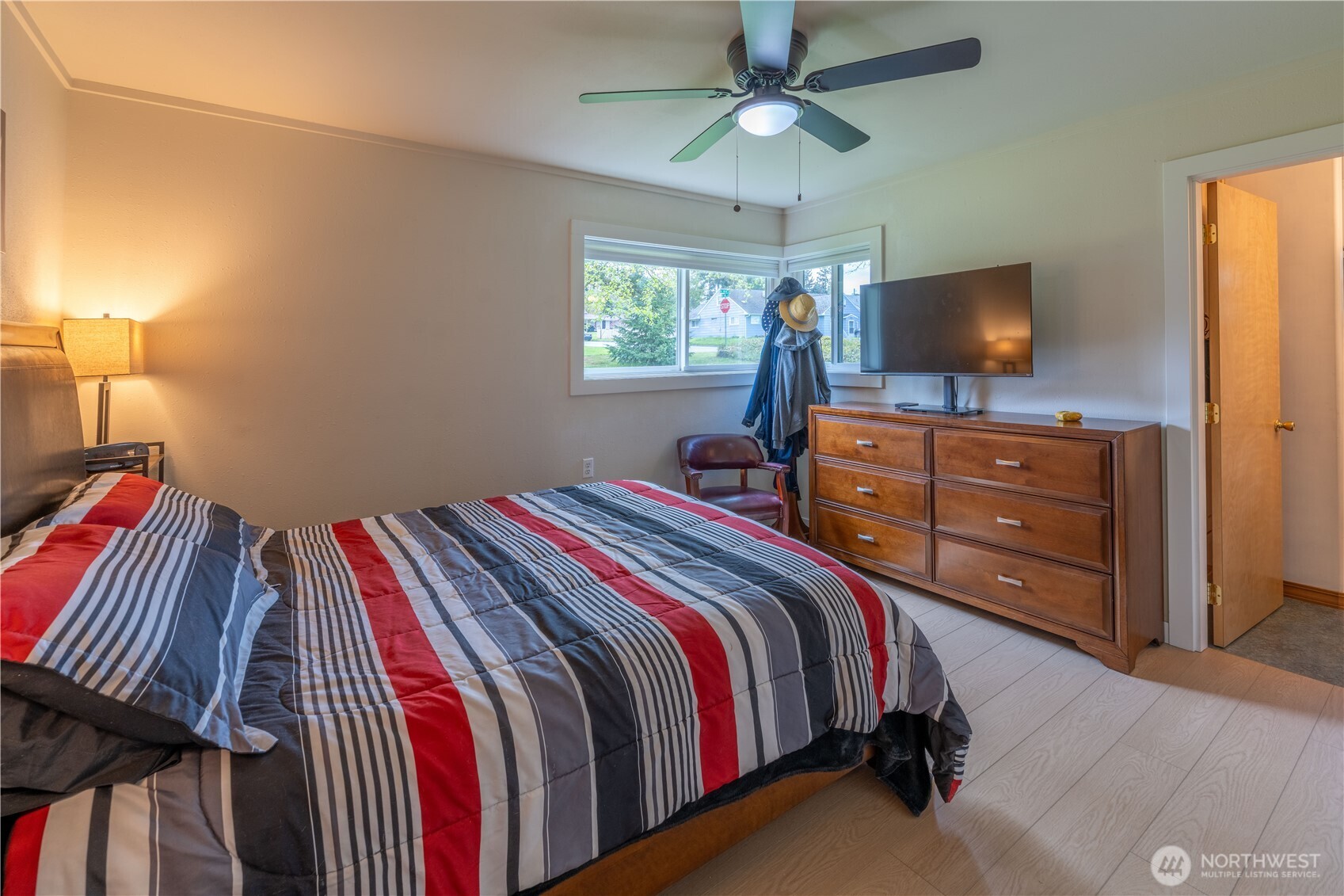733 W 14th Street , Port Angeles, WA 98363