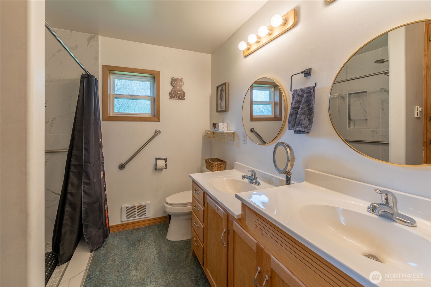 733 W 14th Street , Port Angeles, WA 98363