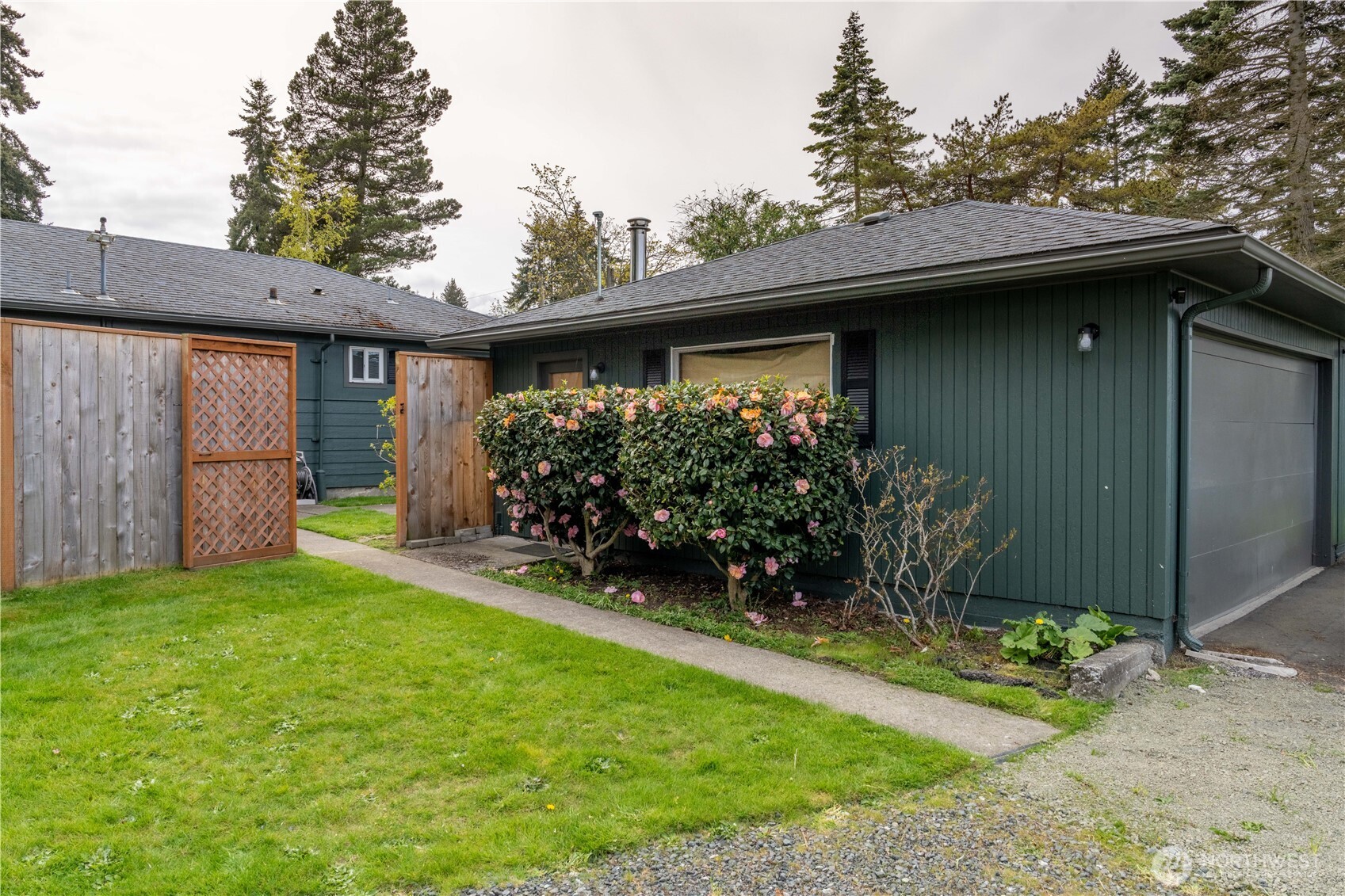 733 W 14th Street , Port Angeles, WA 98363