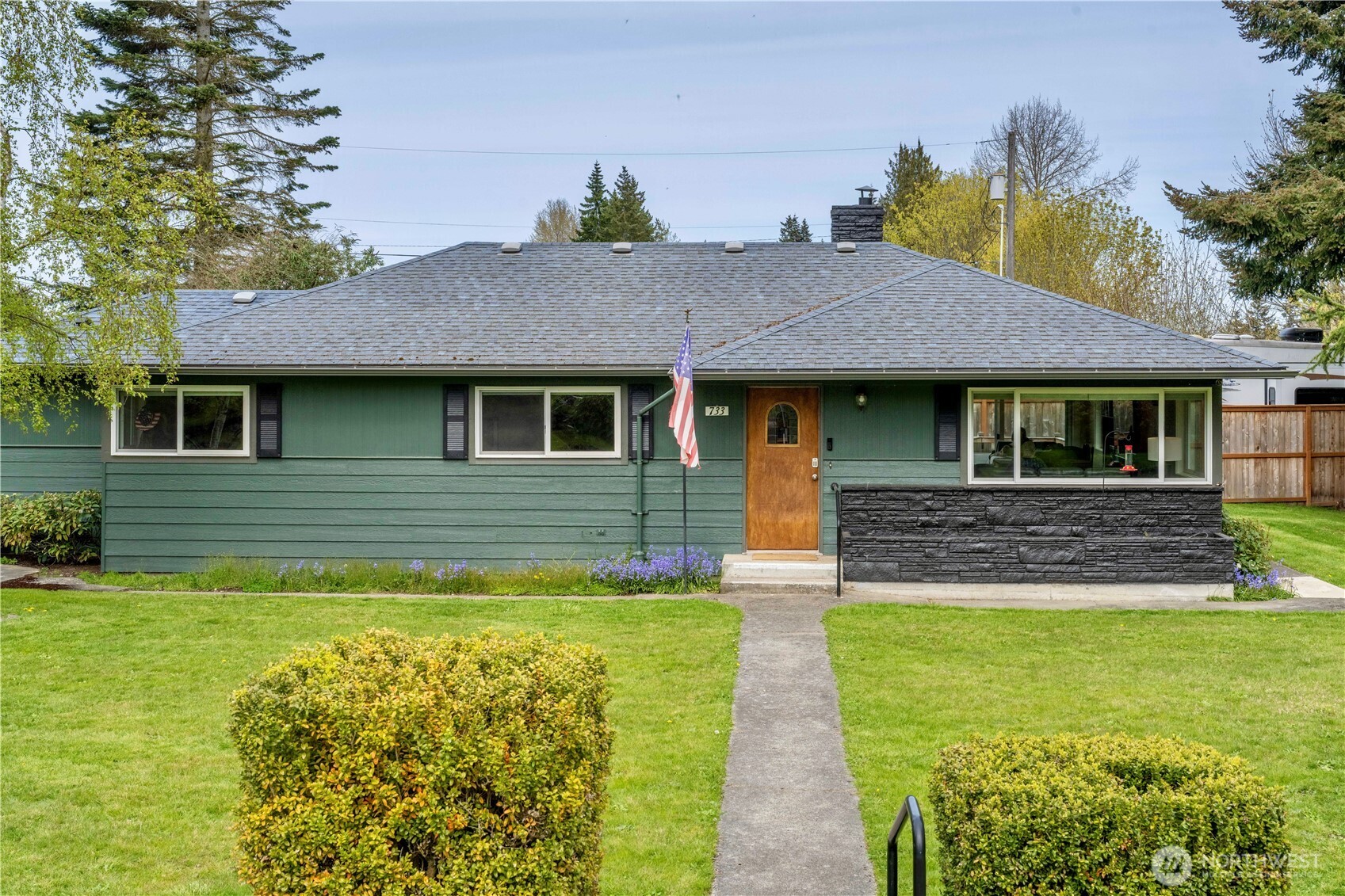 733 W 14th Street , Port Angeles, WA 98363