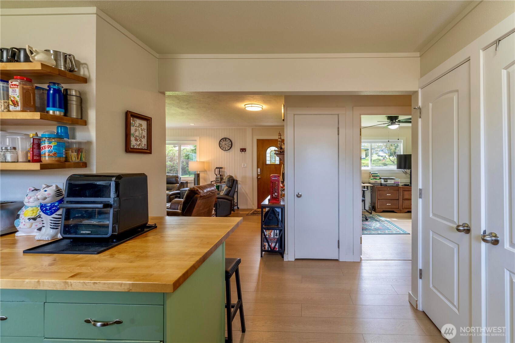 733 W 14th Street , Port Angeles, WA 98363