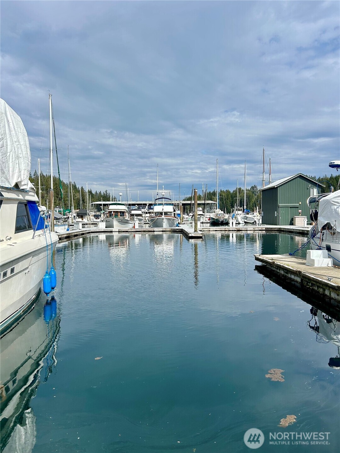 101 Pleasant Harbor Marina #C-21, Brinnon, WA 98320