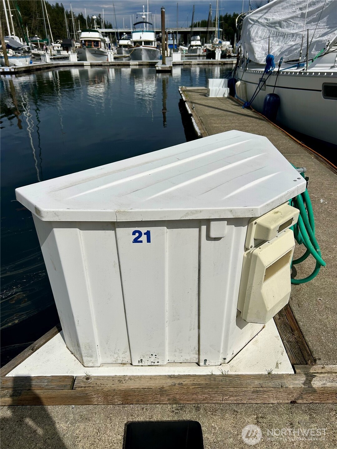 101 Pleasant Harbor Marina #C-21, Brinnon, WA 98320