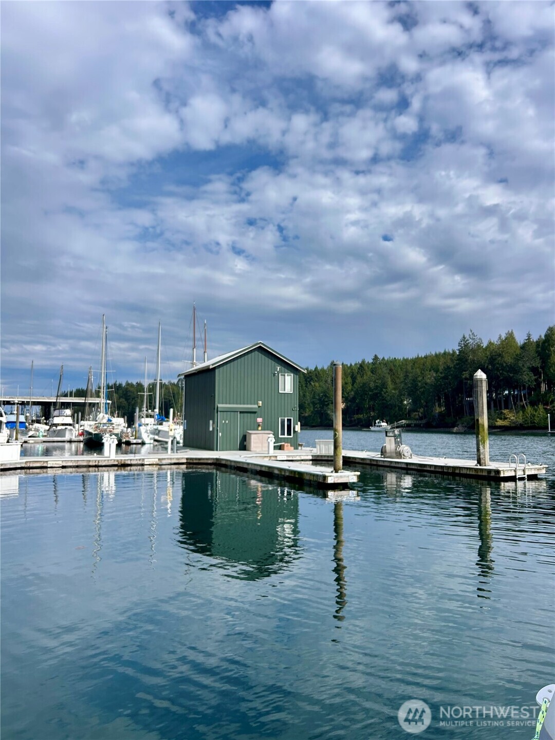 101 Pleasant Harbor Marina #C-21, Brinnon, WA 98320